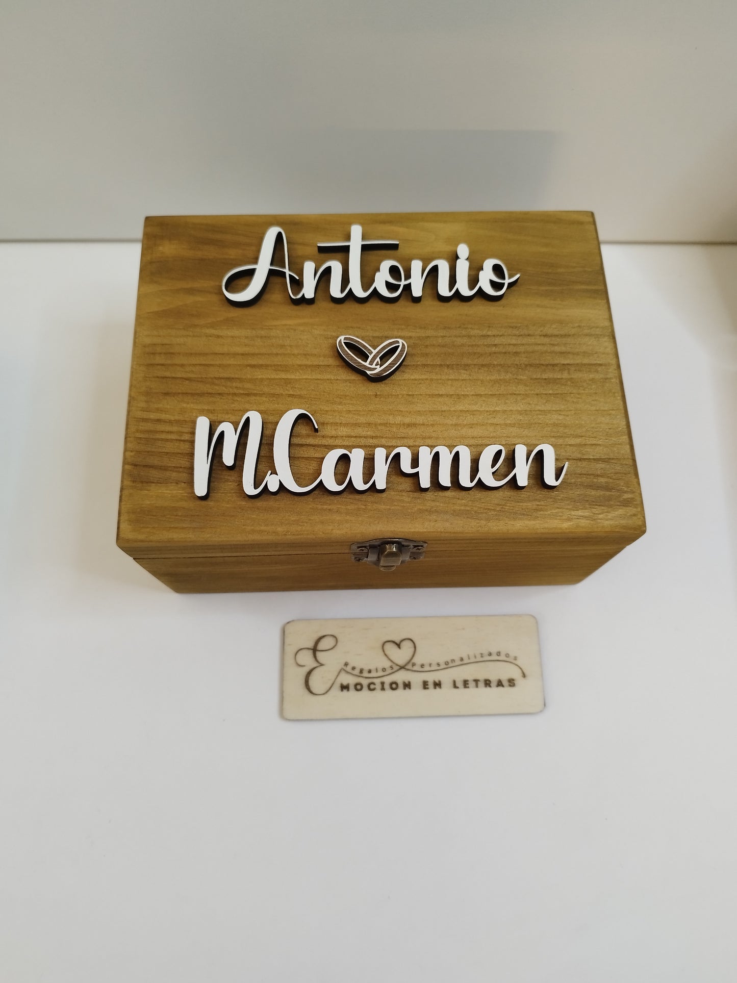 CAJA ROBLE PARA RELOJ DE COMPROMISO  PERSONALIZADA