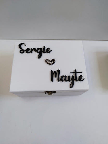 CAJA  BLANCA PARA RELOJ DE COMPROMISO  PERSONALIZADA